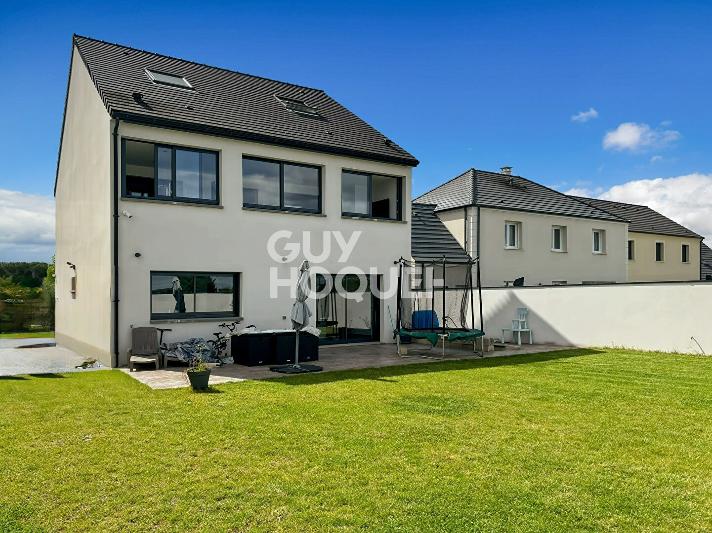 Maison à louer de grand standing à PRESLES EN BRIE