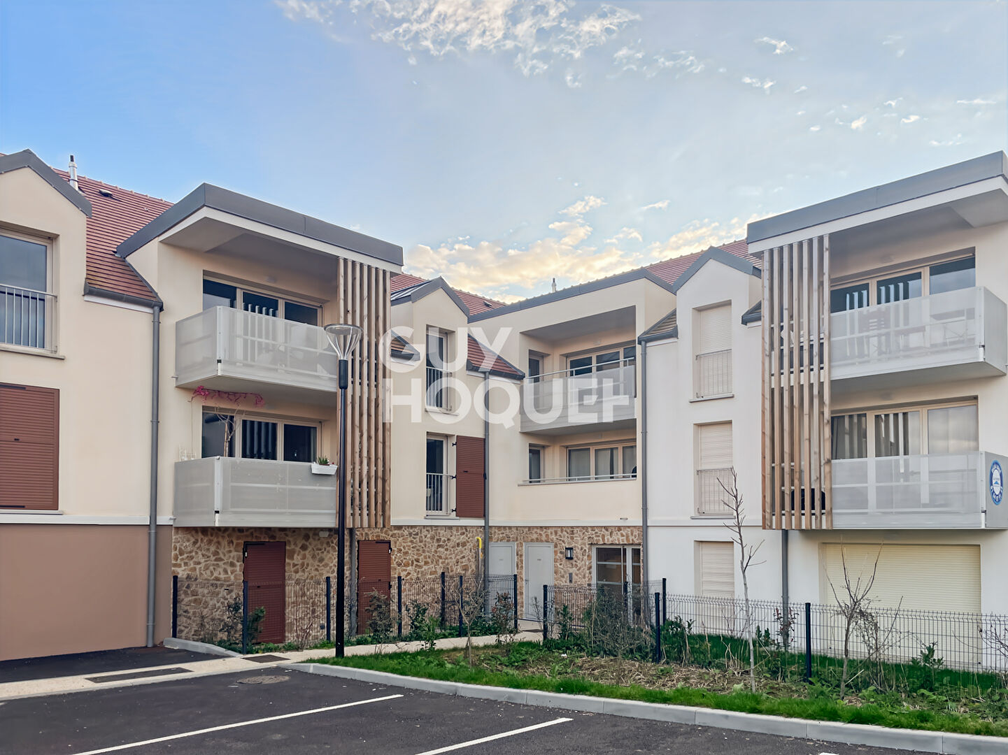 LOCATION : appartement de 2 pièces (44 m²) à FONTENAY TRESIGNY