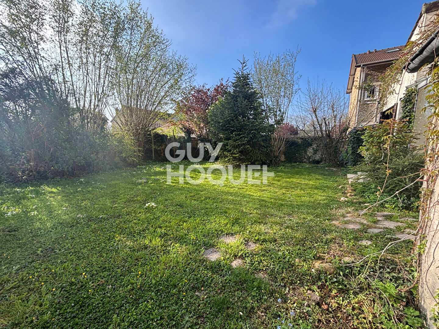 EXCLUSIVITÉ AMEPIE - MAISON MEULIÈRE AVEC CACHET, PROCHE GARE