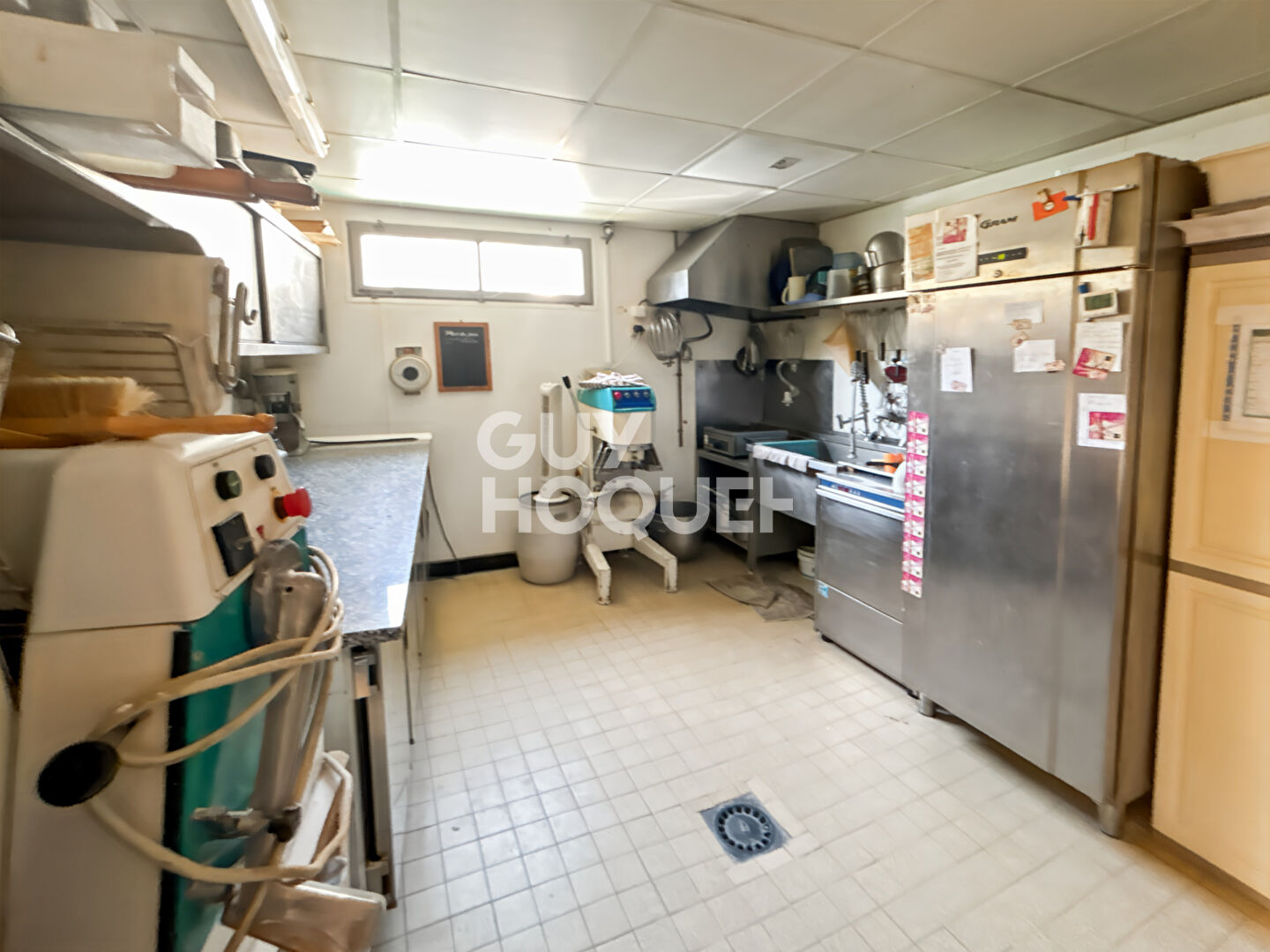 Murs commerciaux et fond de commerce A VENDRE à 5min de Fontenay-Trésigny