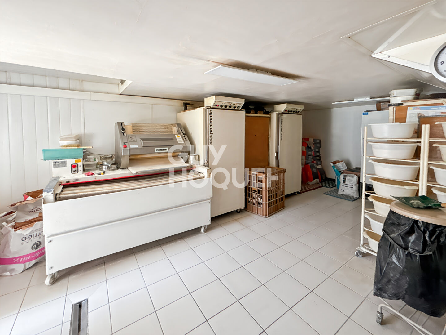 Murs commerciaux et fond de commerce A VENDRE à 5min de Fontenay-Trésigny