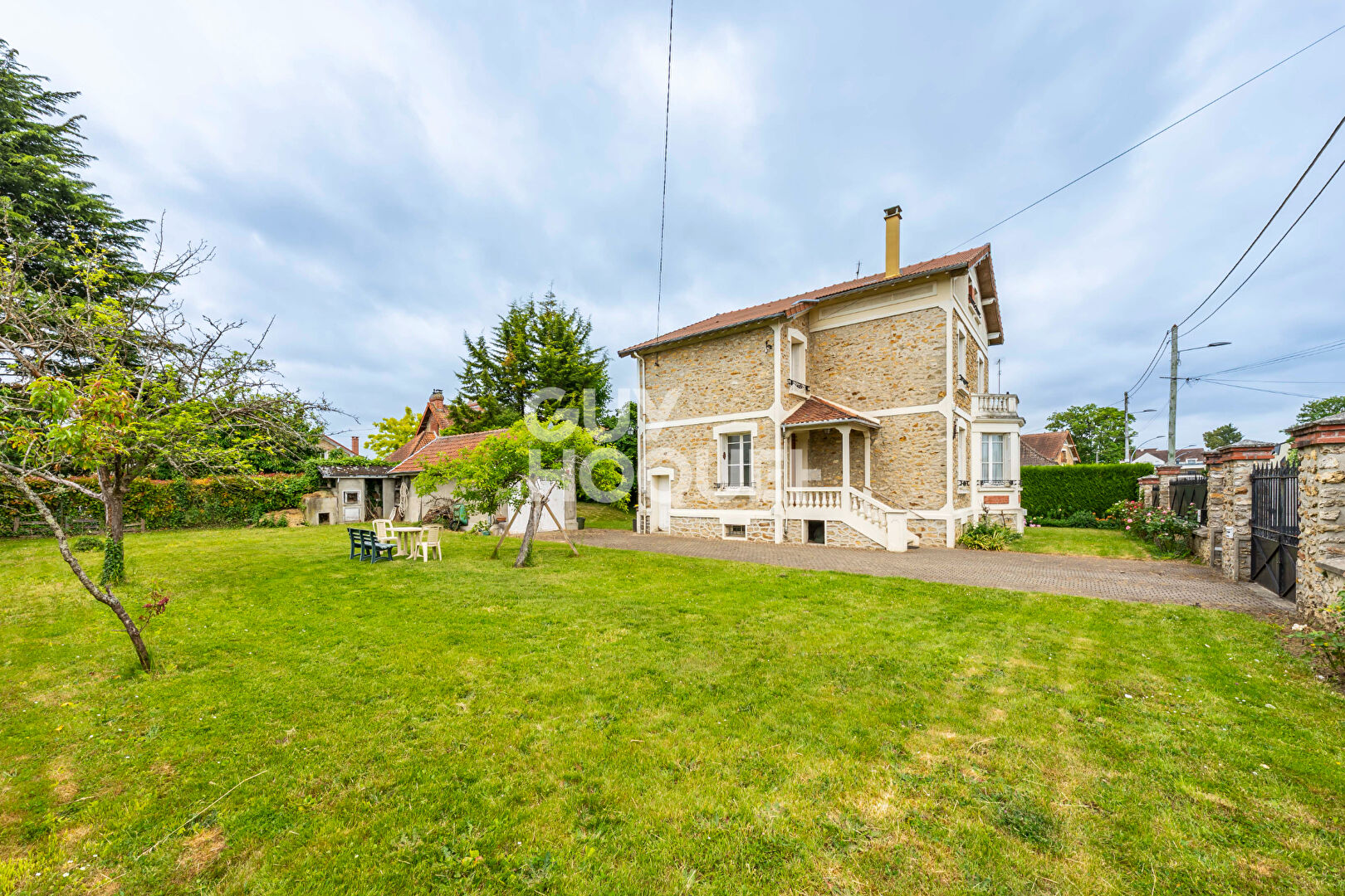 GRETZ ARMAINVILLIERS. MAISON MEULIERE