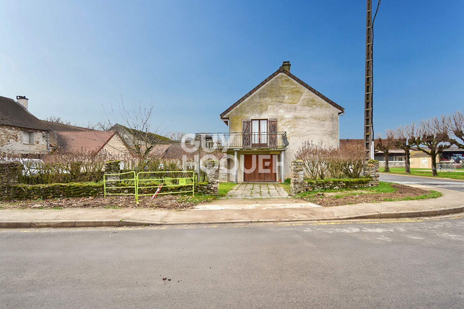 Maison individuelle sur sous-sol total  à Quiers