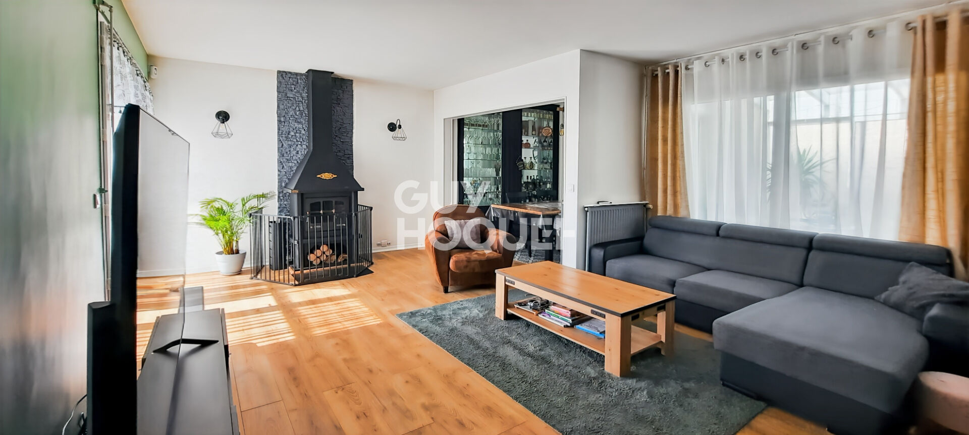 Maison familiale de plain pied entièrement rénovée à vendre à Gretz-Armainvilliers