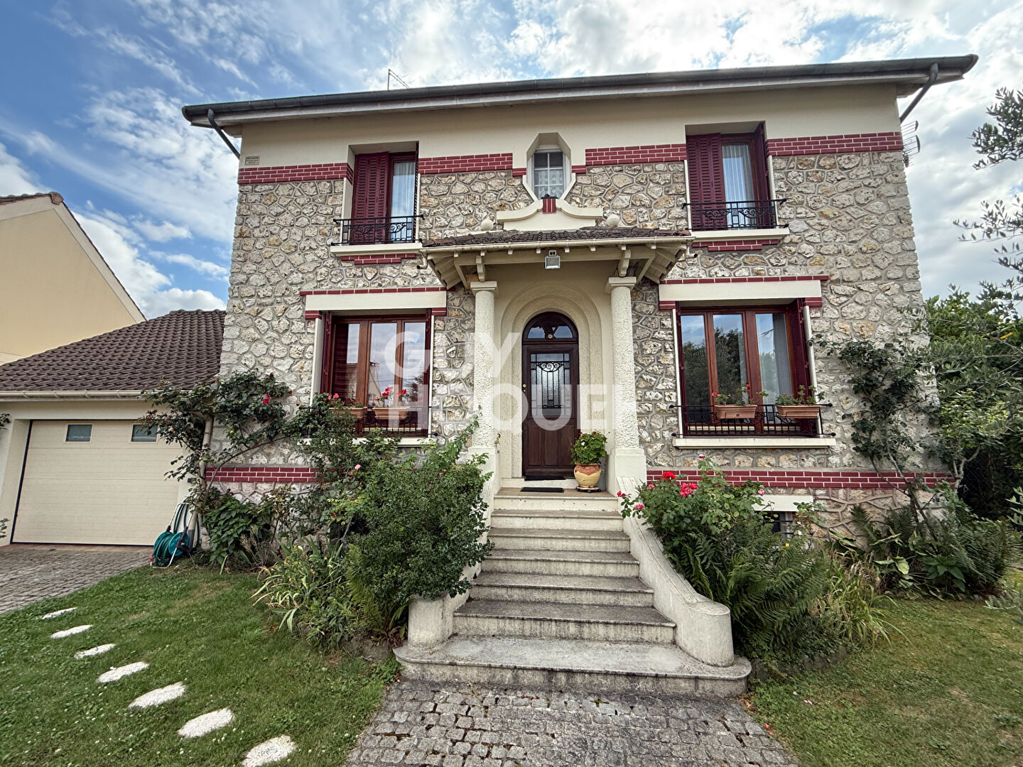 Maison de charme de type meulière à vendre à GRETZ  ARMAINVILLIERS - Exclusivité Guy Hoquet