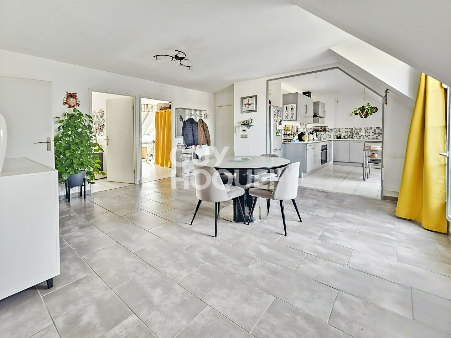 À vendre : Appartement 5 pièces à FONTENAY TRESIGNY