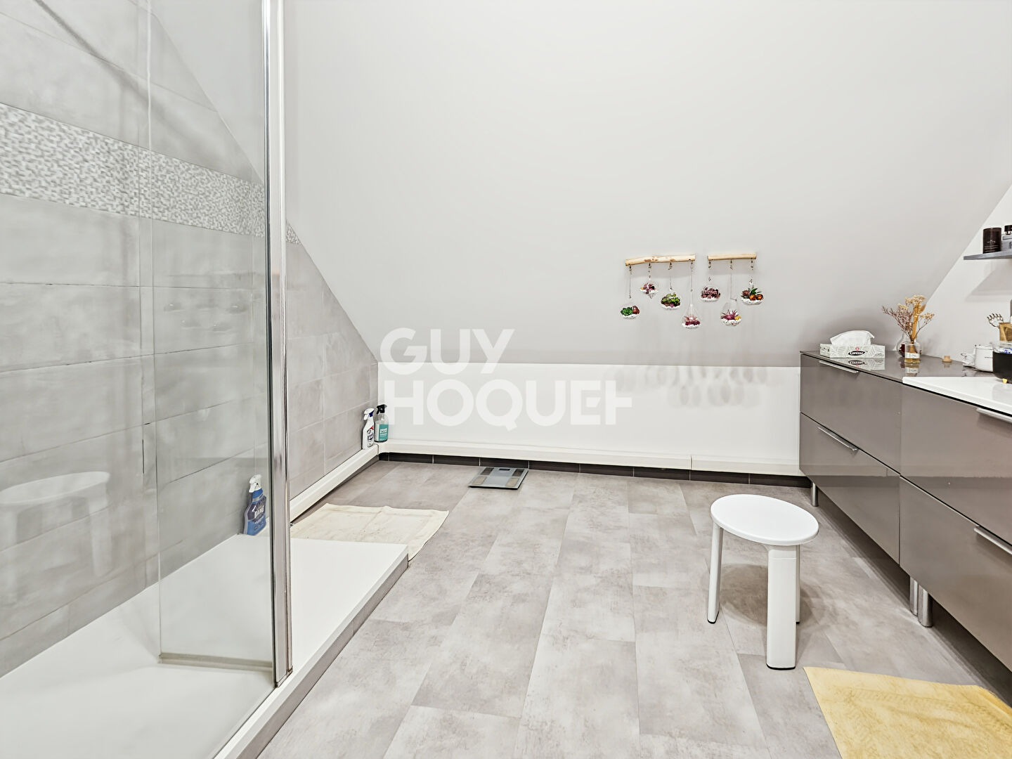 À vendre : Appartement 5 pièces à FONTENAY TRESIGNY