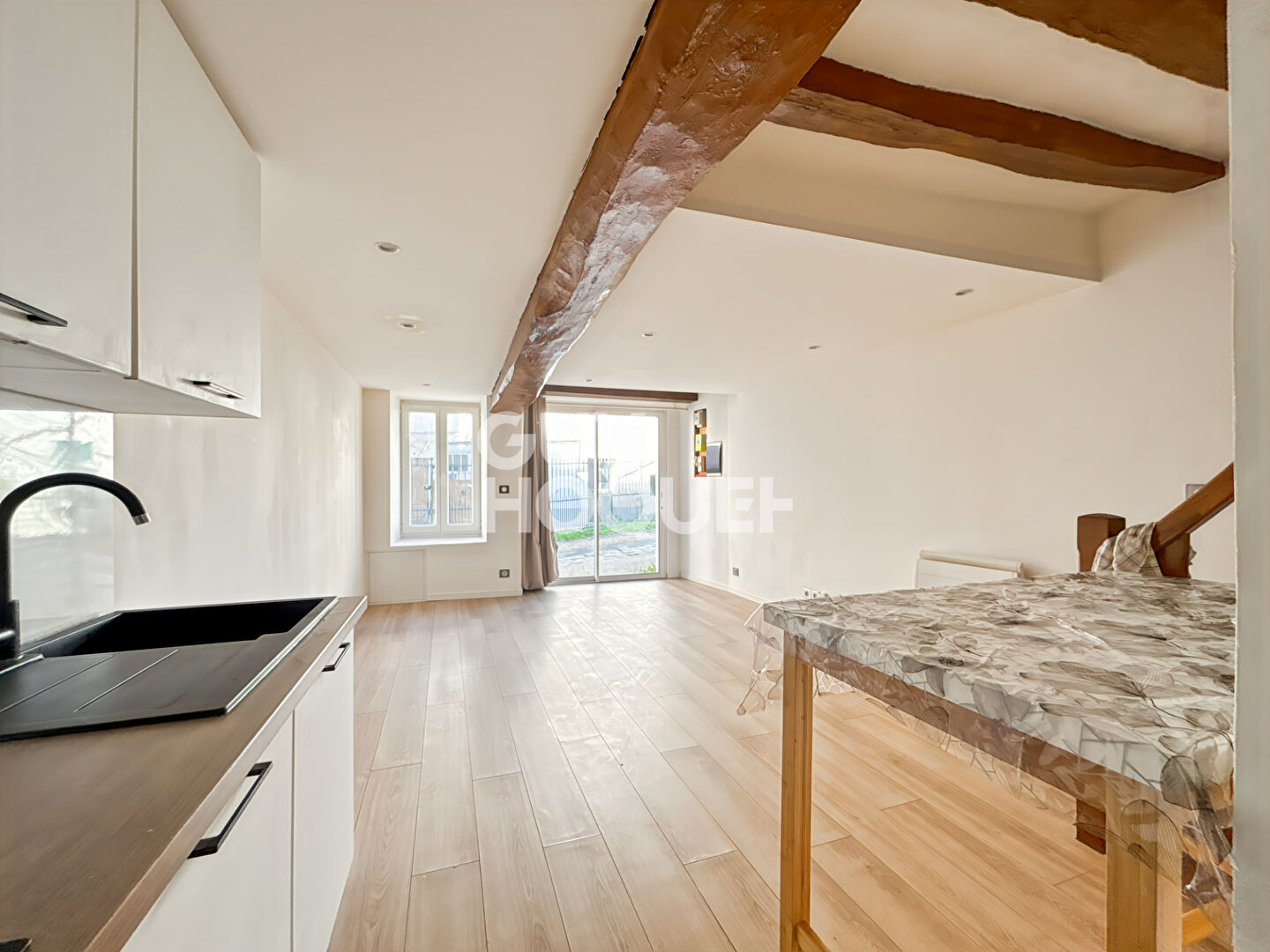 À vendre : Maison de ville triplex de 3 pièces avec entrée indépendante