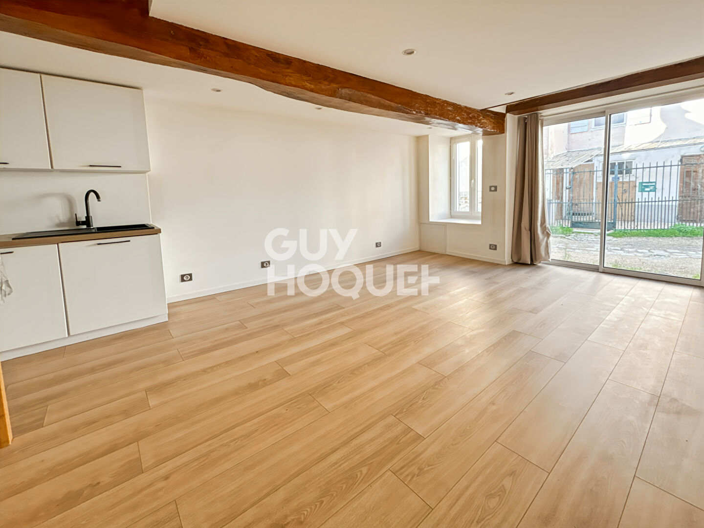 À vendre : Maison de ville triplex de 3 pièces avec entrée indépendante