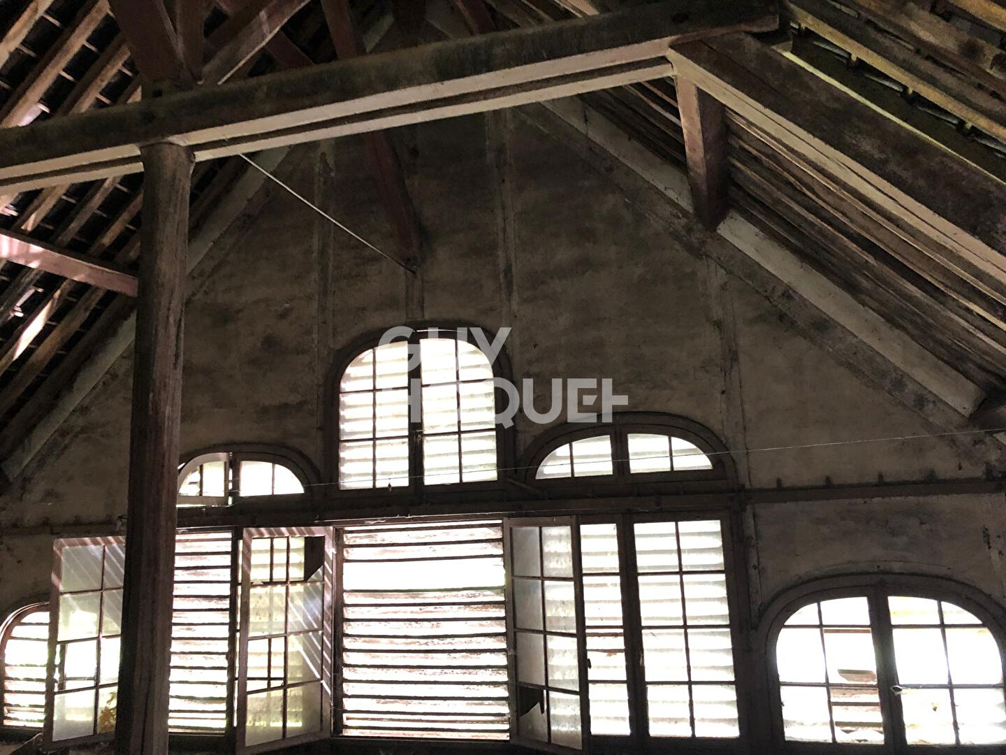 Bâtisse à Ferrieres En Brie de 900 m2