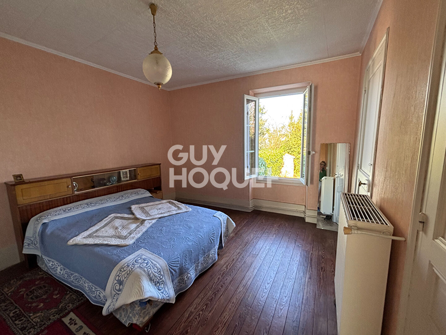 GRISY SUISNES. MAISON DE VILLAGE AVEC JARDIN.