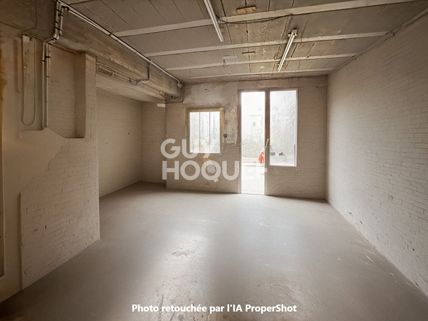 Maison de ville historique . Plein centre de Tournan-en-Brie.