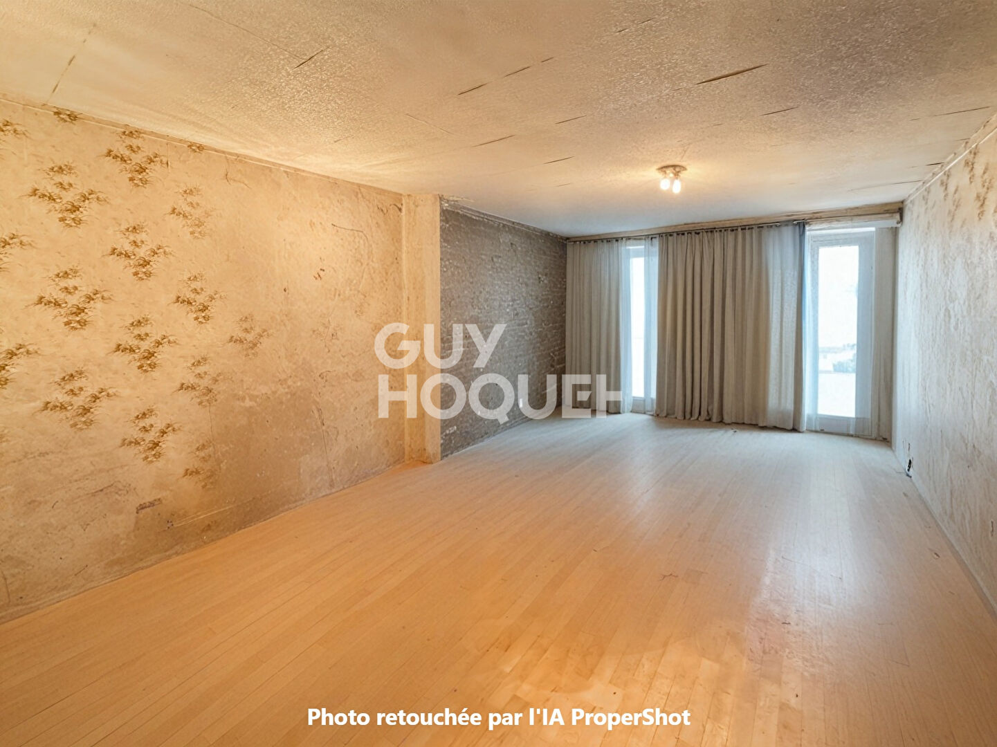 Maison de ville historique . Plein centre de Tournan-en-Brie.