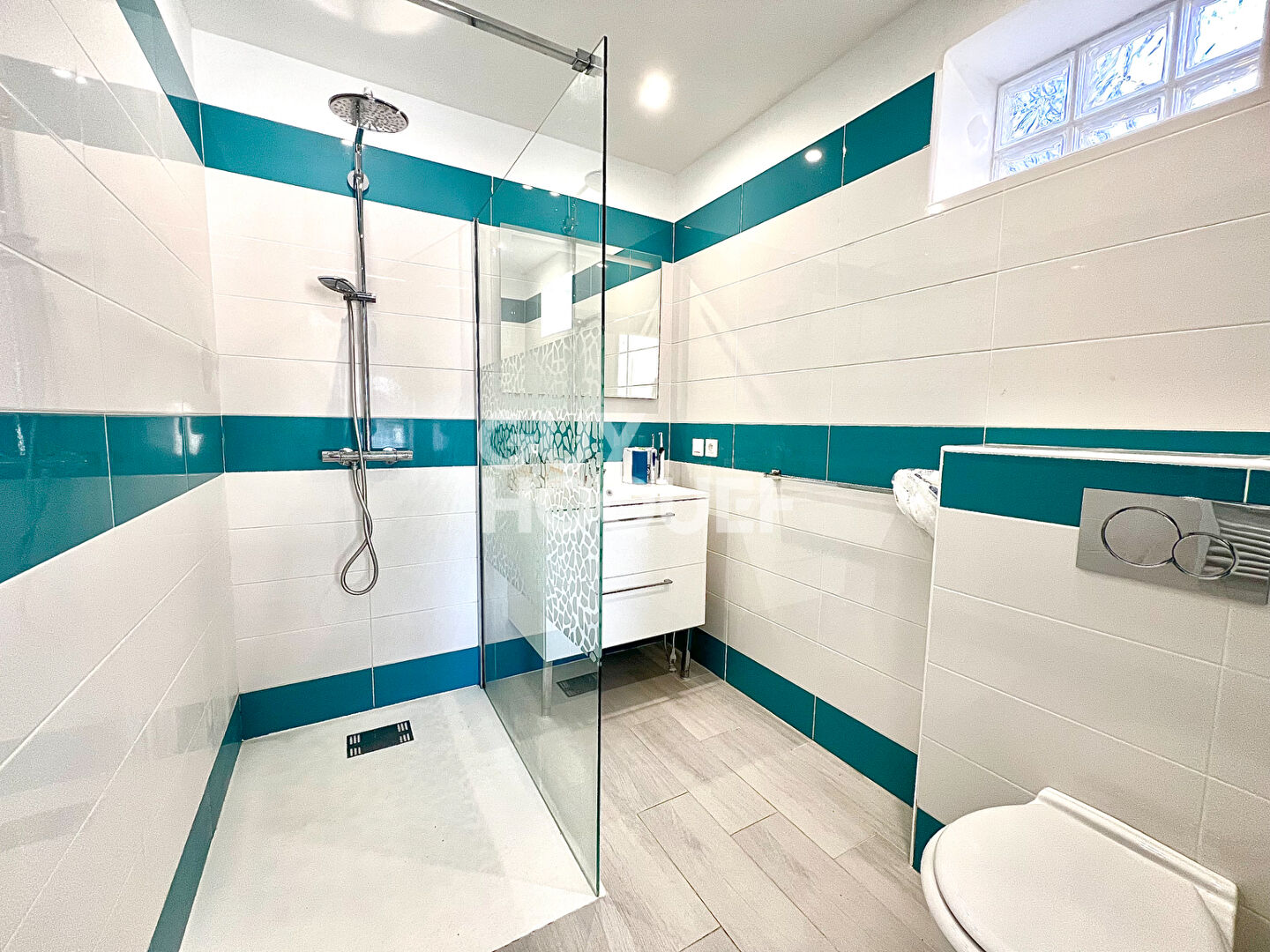 MAISON 7 PIECES A PRESLES-EN-BRIE