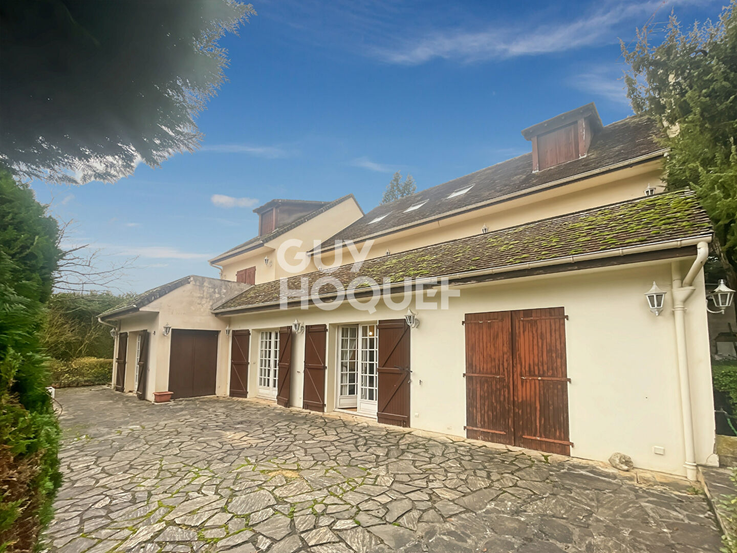 Maison d'exception à vendre à PRESLES EN BRIE - 13 pièces, 9 chambres, piscine et tennis