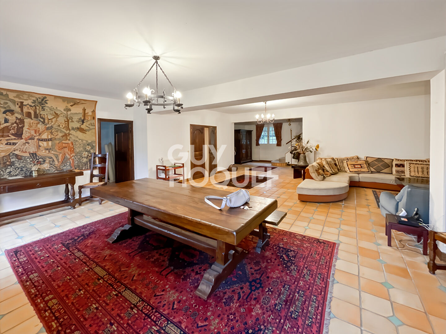 Maison d'exception à vendre à PRESLES EN BRIE - 13 pièces, 9 chambres, piscine et tennis