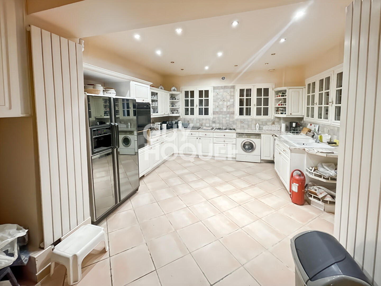 Maison d'exception à vendre à PRESLES EN BRIE - 13 pièces, 9 chambres, piscine et tennis