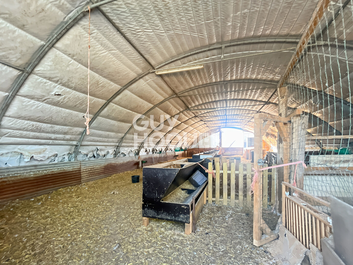 Entreprot et maison à VENDRE !