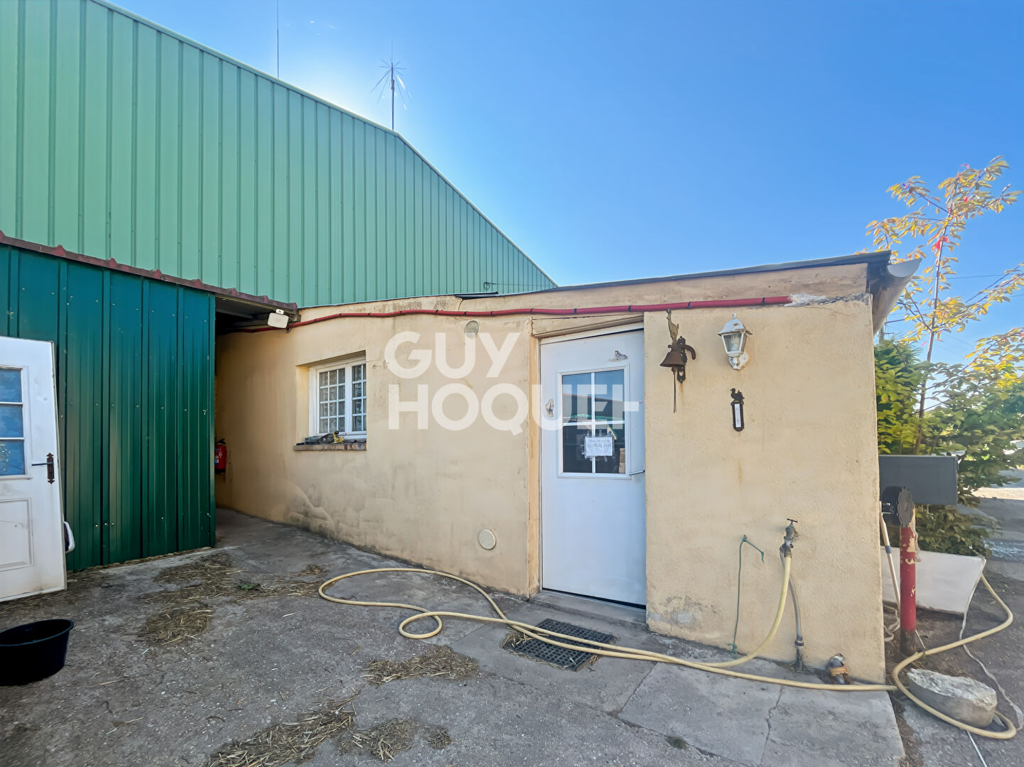 Entreprot et maison à VENDRE !