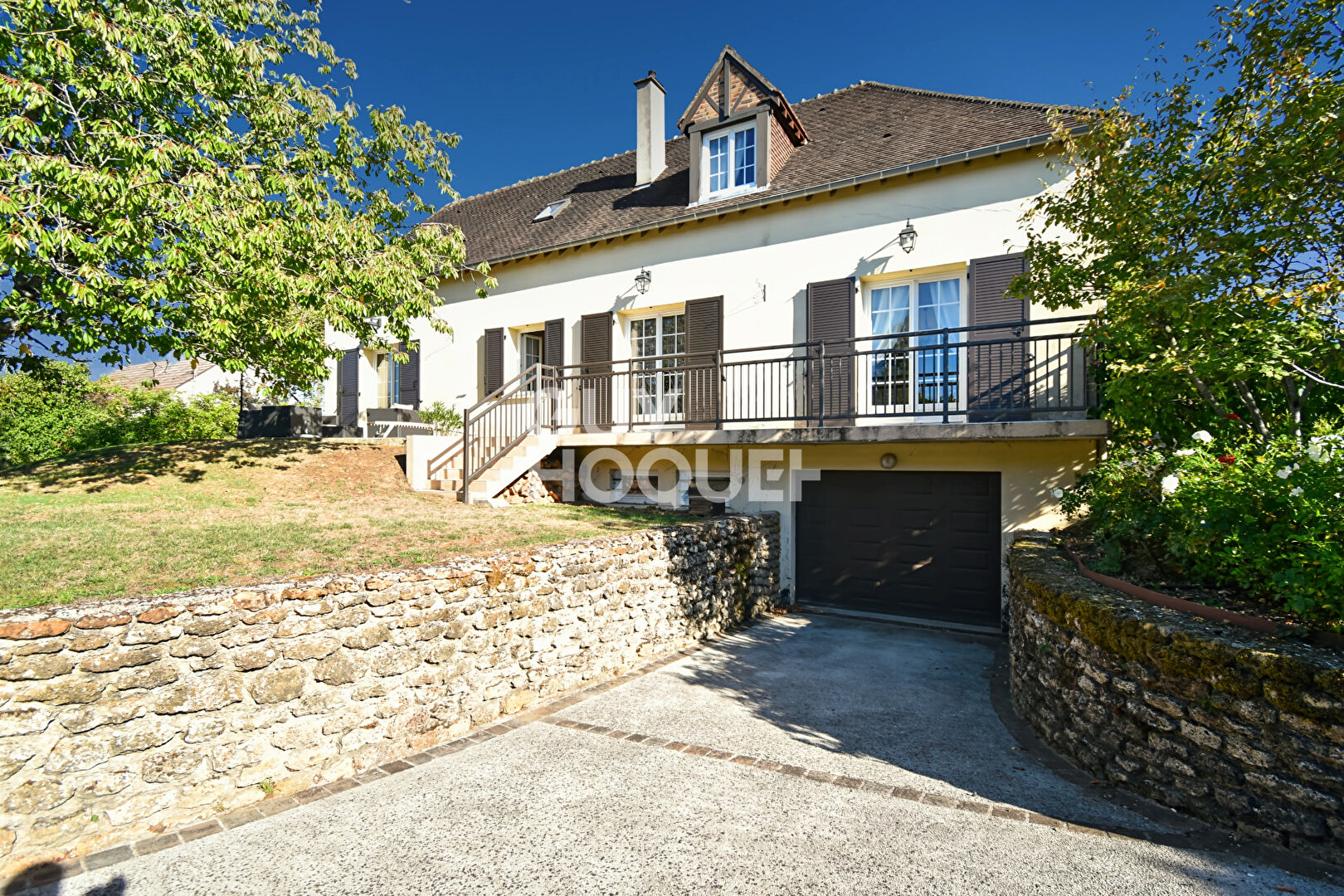 CHAUMES EN BRIE. MAISON INDIVIDUELLE DE CARACTERE.