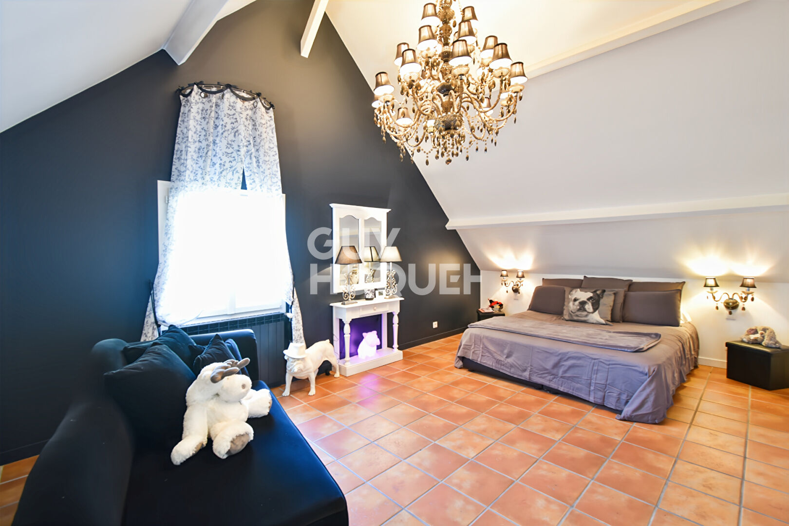 CHAUMES EN BRIE. MAISON INDIVIDUELLE DE CARACTERE.