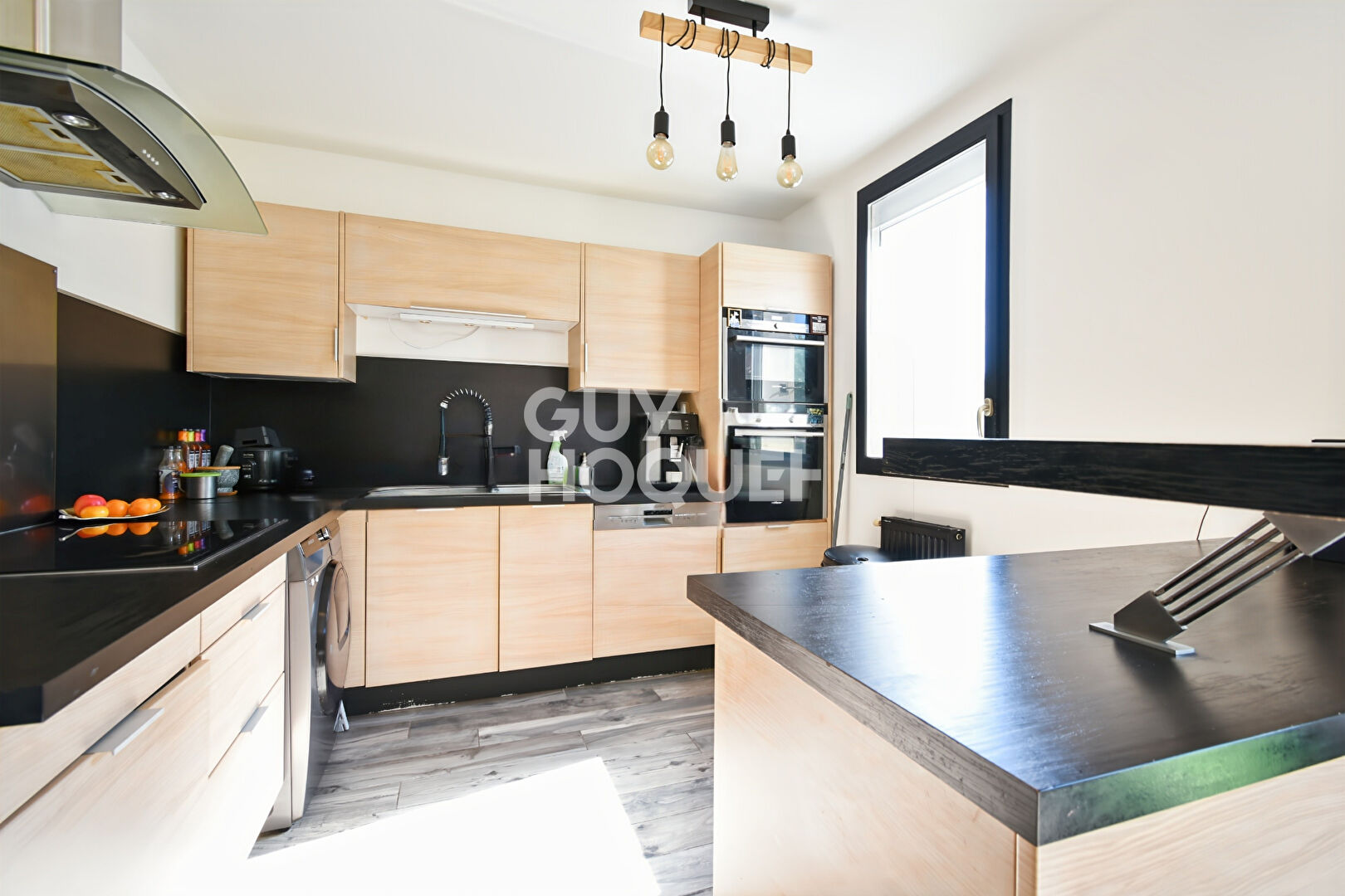 Superbe duplex de 75 m² avec terrain privatif de 40 m², 3 chambres dont suite parentale ? 3 stationnements