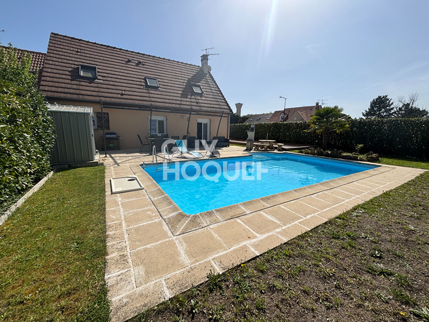 NEUFMOUTIERS EN BRIE . MAISON 4 CHAMBRES AVEC PISCINE.