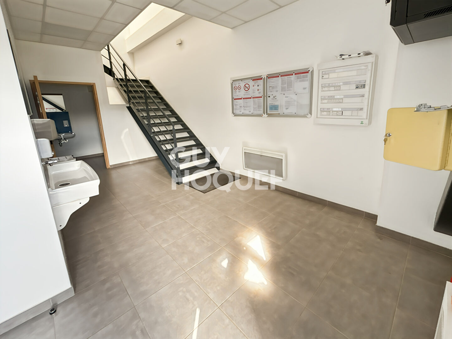 Entrepôt / Local industriel à louer à Fontenay Trésigny