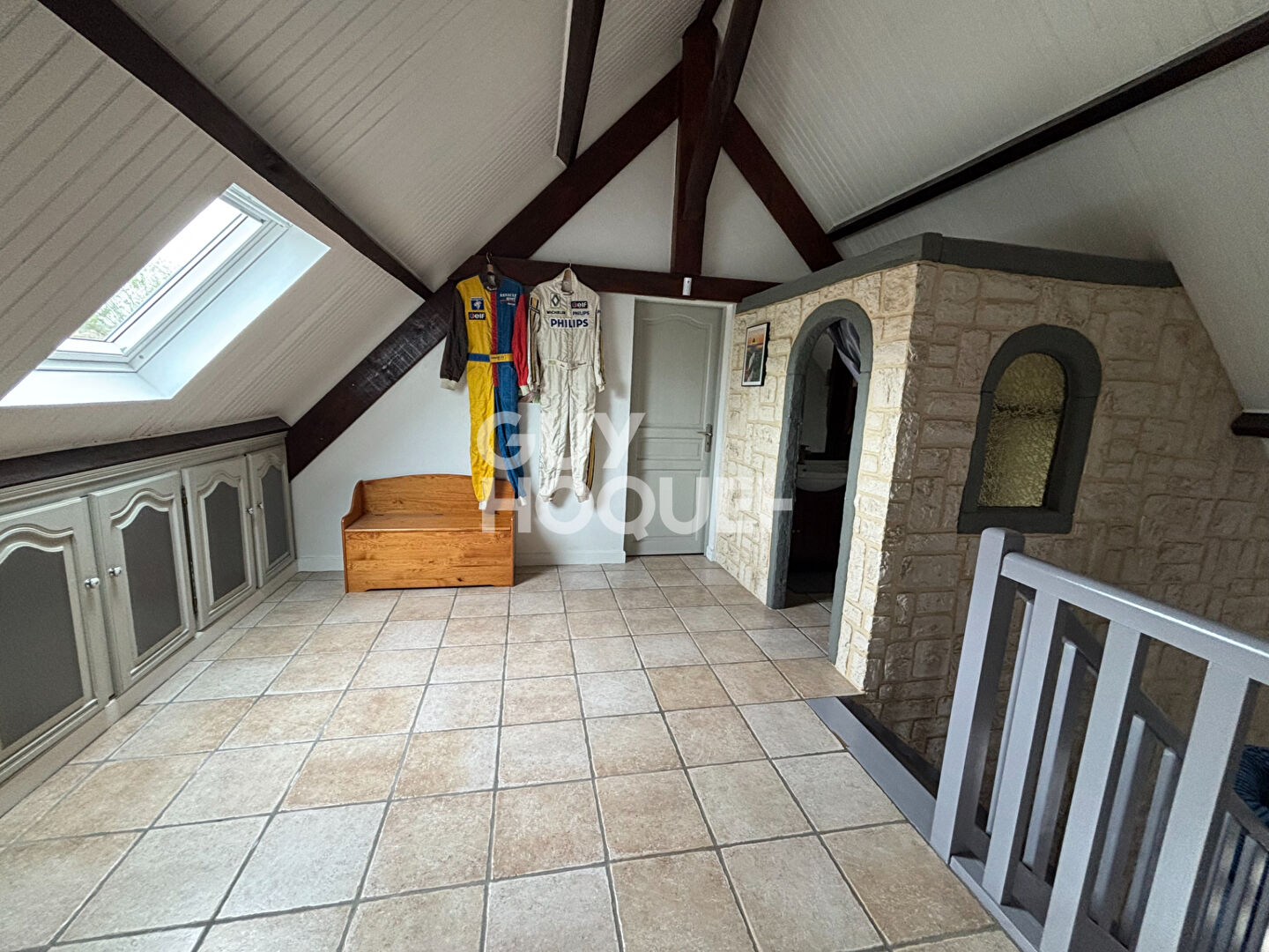 OZOUER LE VOULGIS. MAISON FAMILIALE.