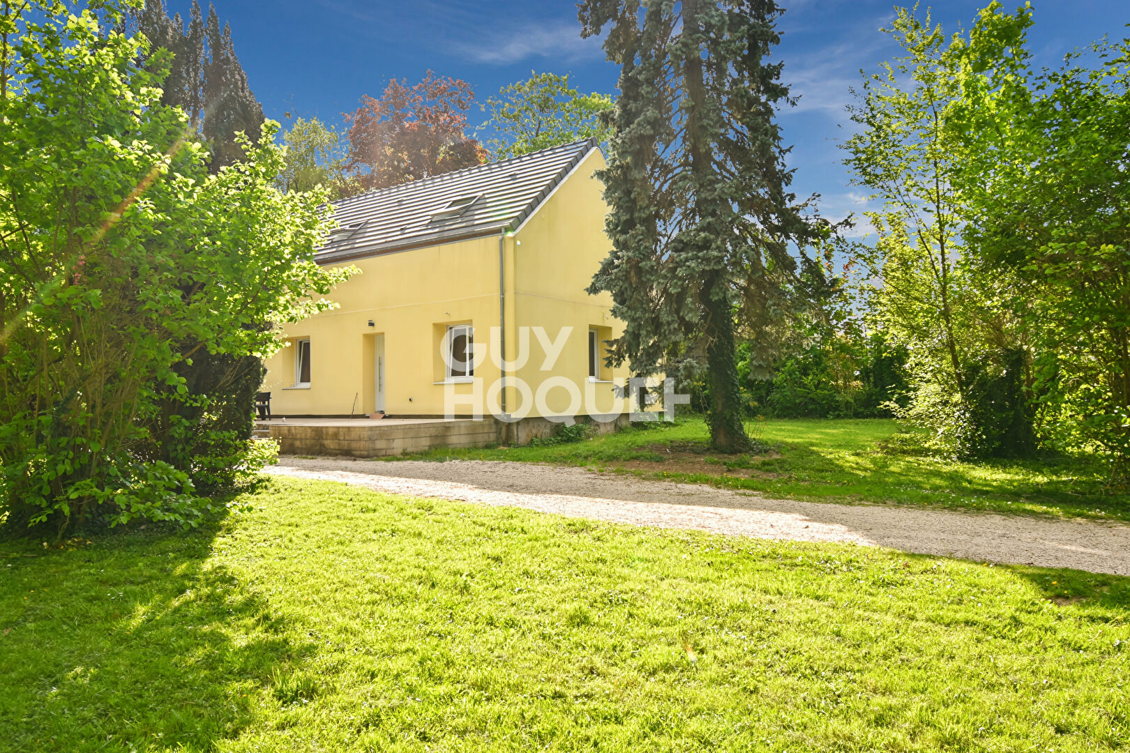 Maison 5 chambres avec suite parentale, Terrain boisé 3455 m² , Toiture et isolation récentes