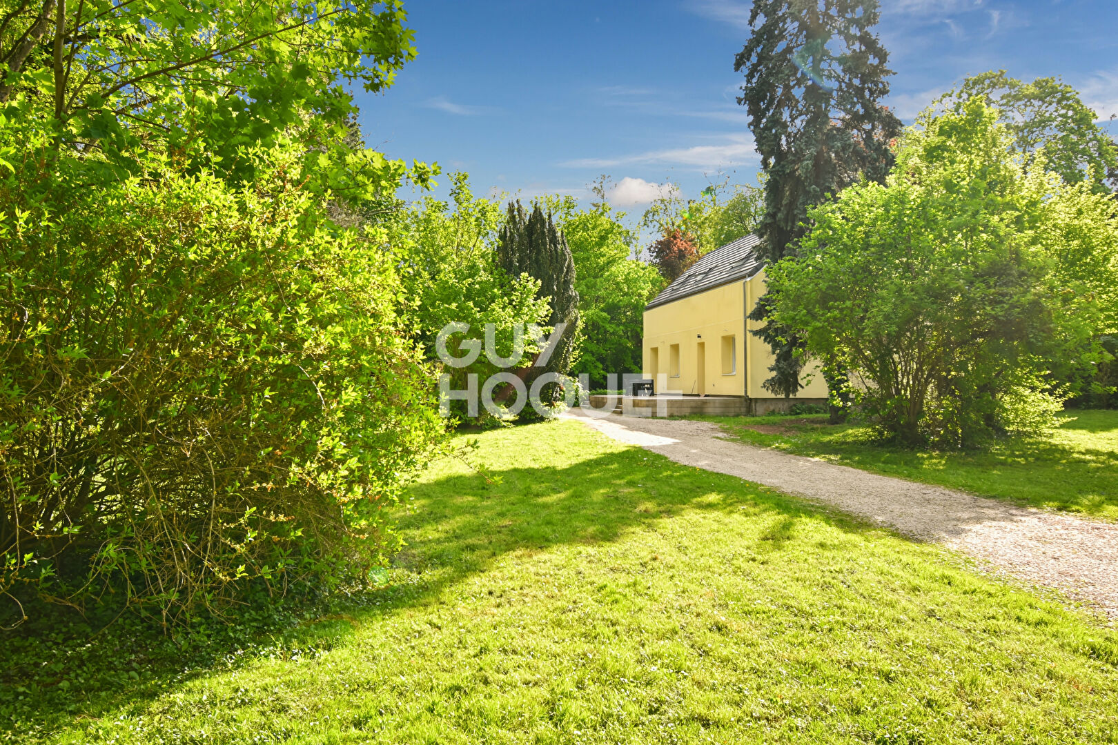 Maison 5 chambres avec suite parentale, Terrain boisé 3455 m² , Toiture et isolation récentes