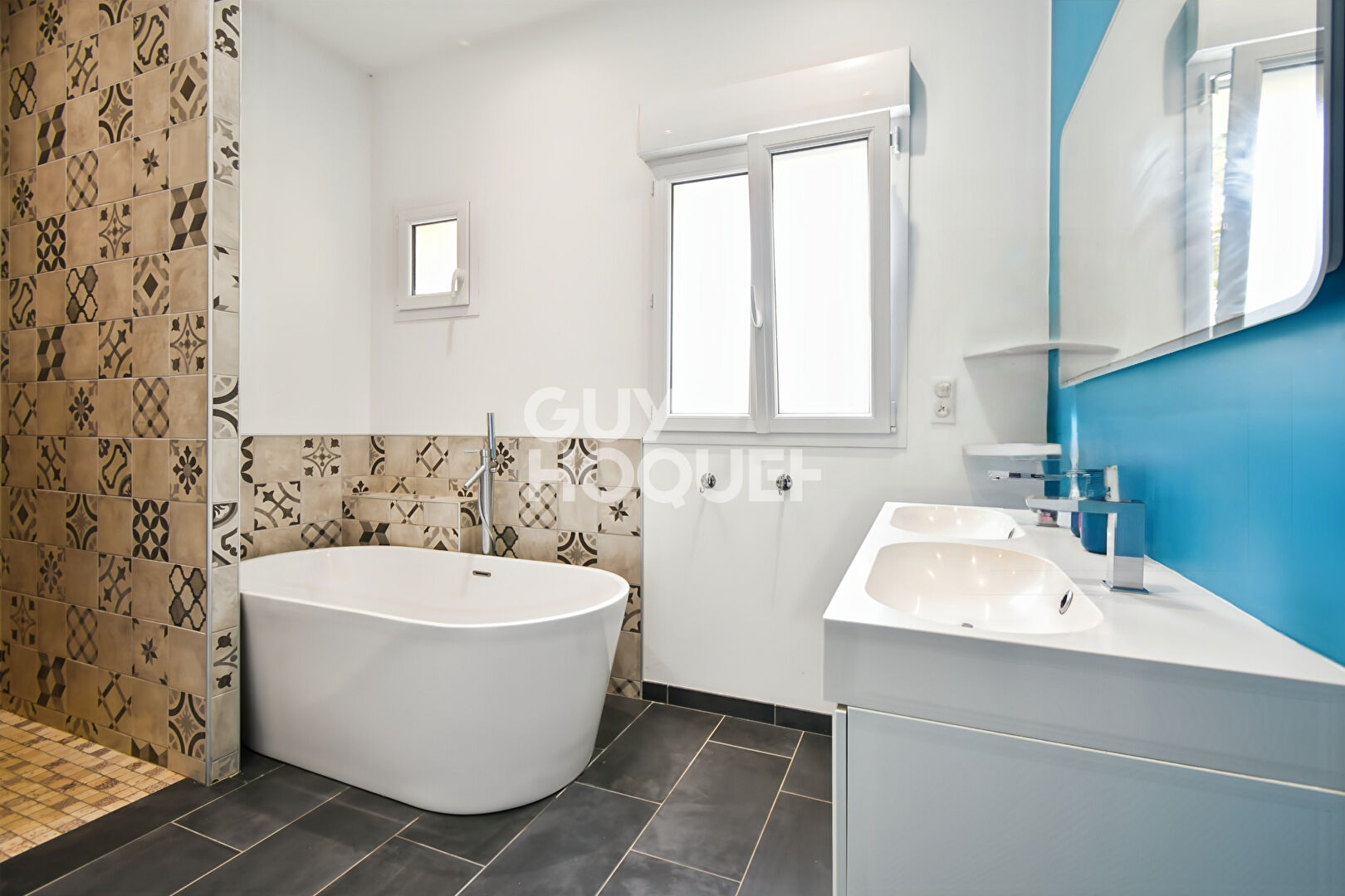 Maison 5 chambres avec suite parentale, Terrain boisé 3455 m² , Toiture et isolation récentes