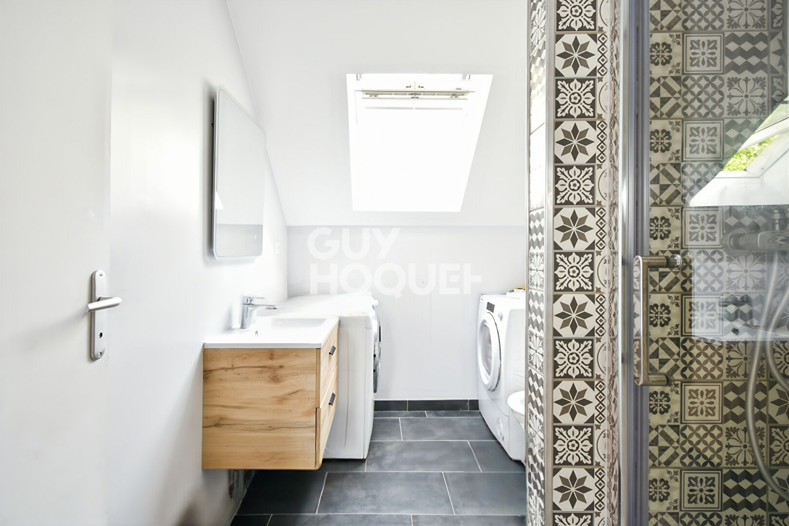 Maison 5 chambres avec suite parentale, Terrain boisé 3455 m² , Toiture et isolation récentes