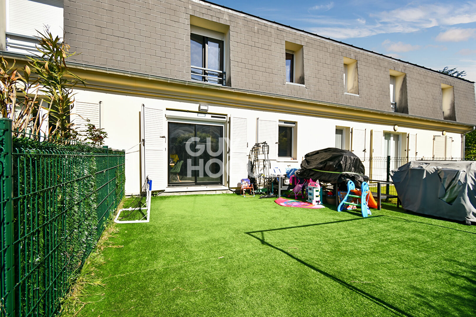 Superbe duplex de 75 m² avec terrain privatif de 40 m², 3 chambres dont suite parentale ? 3 stationnements