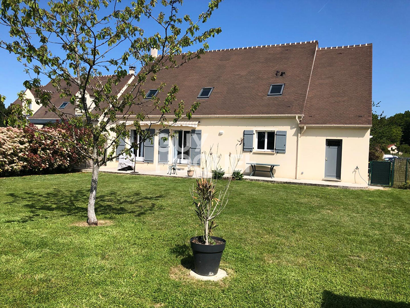 Maison Familiale - La Houssaye En Brie 7 pièce(s) 230 m2