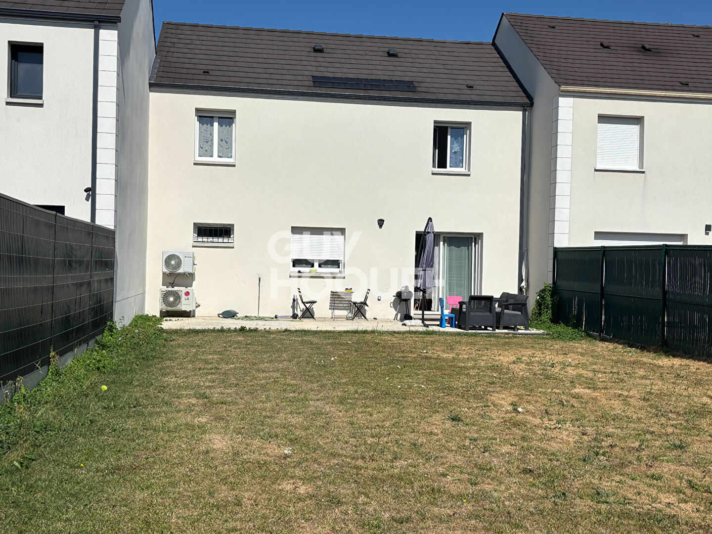 NEUFMOUTIERS EN BRIE. L'élégance du récent, le confort clé en mains.