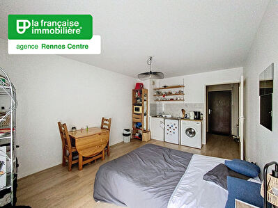 Appartement Type Studio – Meublé – 23m² – Terrasse – Local vélos – Centre-Ville – Saint-Hélier