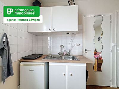 Location appartement studio à louer – rue de Fougères