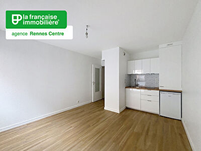 Appartement Type Studio à louer – Non Meublé – Rez-de-chaussée – 22m² – Parking – Entièrement rénové – Rennes Centre – Rue de Dinan