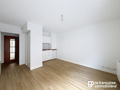 Appartement Type Studio à louer – Non Meublé – Rez-de-chaussée – 22m² – Parking – Entièrement rénové – Rennes Centre – Rue de Dinan