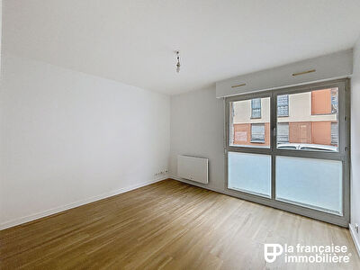 Appartement Type Studio à louer – Non Meublé – Rez-de-chaussée – 22m² – Parking – Entièrement rénové – Rennes Centre – Rue de Dinan