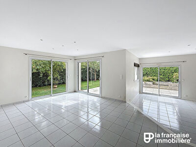 Maison Liffré 8 pièce(s) 170m2