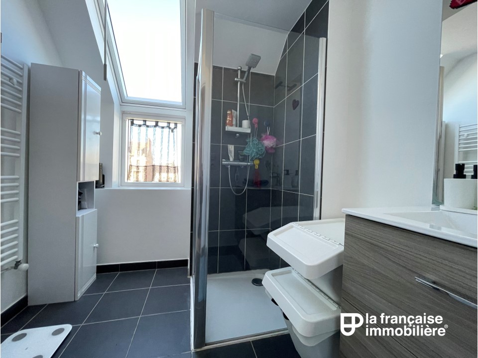 VENDU PAR L’AGENCE EN EXCLUSIVITÉ ! Appartement Rennes 5 pièces en duplex, Avenue Sergent Maginot, 96.52 m² carrez et 103.19 m²,  balcon exposé Sud, place de parking en sous-sol et cellier - LFI-CENTRE-A-10715
