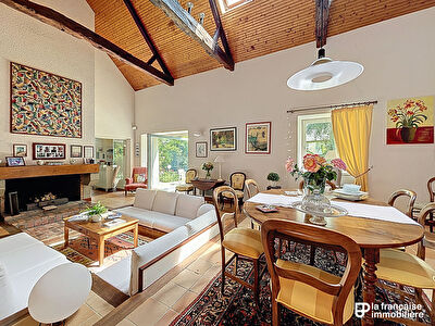 Corps de Ferme à Noyal-Chatillon – 180 m² – Dépendances – Terrain de plus de 4000 m² – 10 min de Rennes