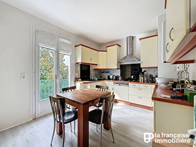 Quartier Jeanne d’Arc – Appartement Rennes 5 pièces 130 m2  -Duplex – 4 chambres- Dernier étage – Garage – jardin partagé