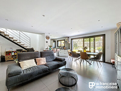 Maison – Châteaugiron – Calme – Fonctionnalité –  Lumière – Jardin sans vis à vis –