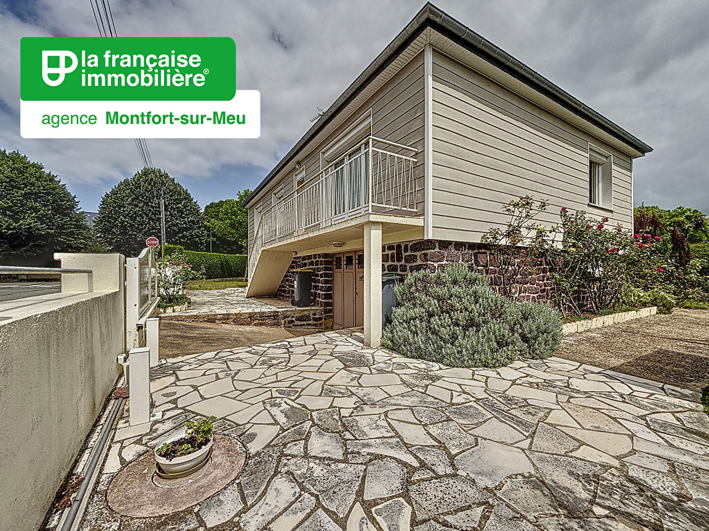 Centre MONTFORT SUR MEU – Maison de type 4 – calme - LFI-MONT-18377