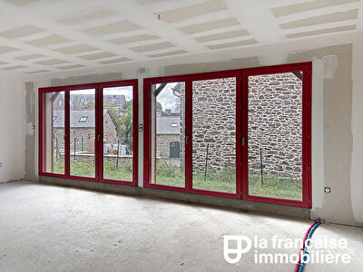 Maison rénovée au coeur de SAINT SULIAC