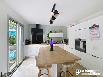 Maison – 5 pièces  – Châteaugiron – 4 chambres – Jardin – sous-sol – lumineuse