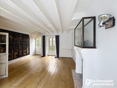 Rare. Au coeur du village de SAINT BRIAC SUR MER